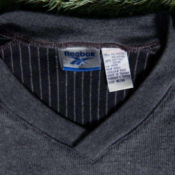 Vintage Reebok V-Neck Sweatshirt - Picture 3 of 4